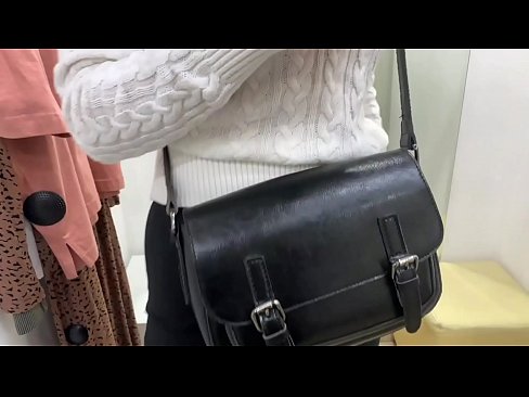 ❤️ Публична мастурбация на младата кучка FeralBerry с вибратор в стаята за обличане ❌ Порно в bg.verhentai.ru ️